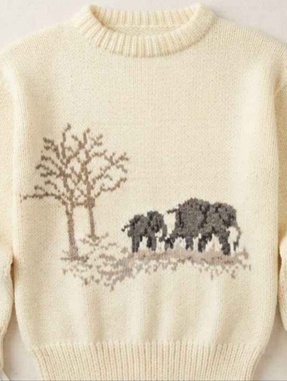 ​Hand-Knitted Vintage Elephant Crewneck Sweater – Cream / Off-White - medium